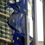 IDrapeaux européens flottant devant le Berlaymont